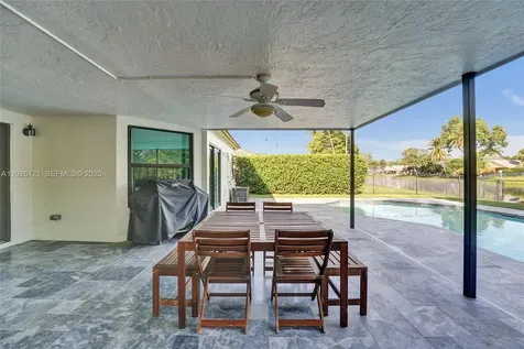 3071 Perriwinkle Circle Davie FL 33328