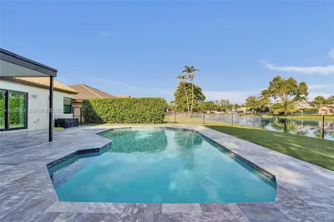 3071 Perriwinkle Circle Davie FL 33328