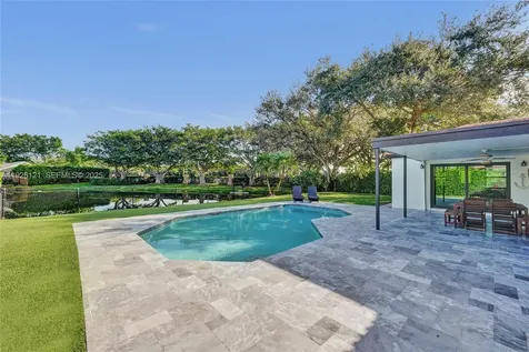 3071 Perriwinkle Circle Davie FL 33328