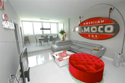 800 West Avenue Miami Beach FL 33139