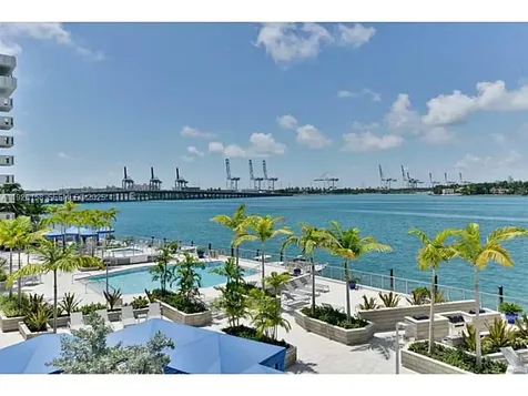 800 West Avenue Miami Beach FL 33139