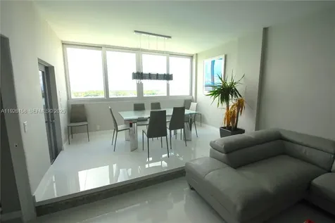 800 West Avenue Miami Beach FL 33139