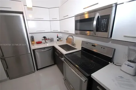 800 West Avenue Miami Beach FL 33139
