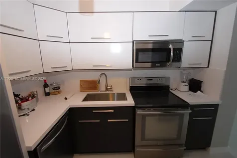 800 West Avenue Miami Beach FL 33139
