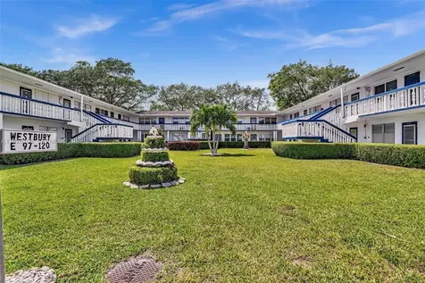 117 Westbury E Deerfield Beach FL 33442