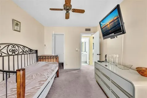 117 Westbury E Deerfield Beach FL 33442
