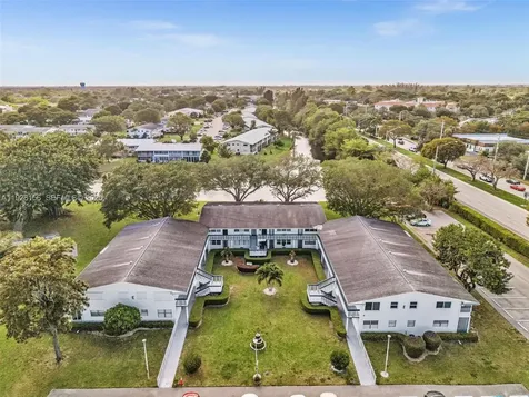 117 Westbury E Deerfield Beach FL 33442