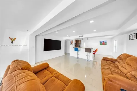 4660 E 4th Avenue Hialeah FL 33013