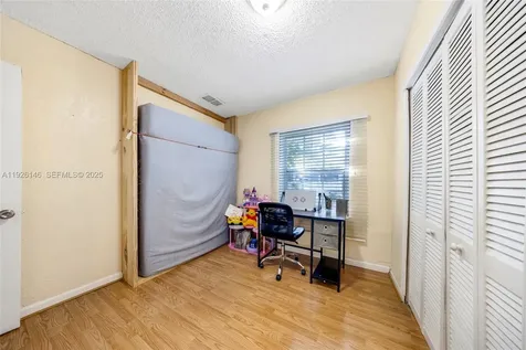 4660 E 4th Avenue Hialeah FL 33013