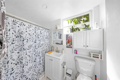 4660 E 4th Avenue Hialeah FL 33013