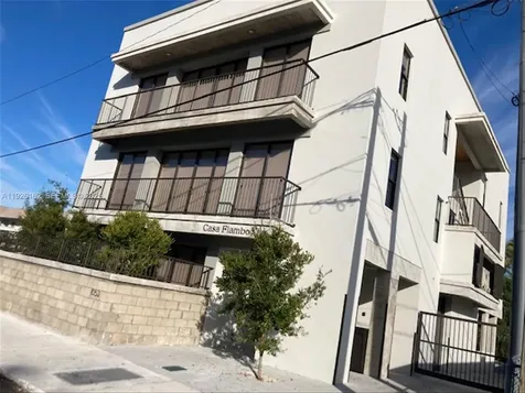 1053 NW 29th Street Miami FL 33127