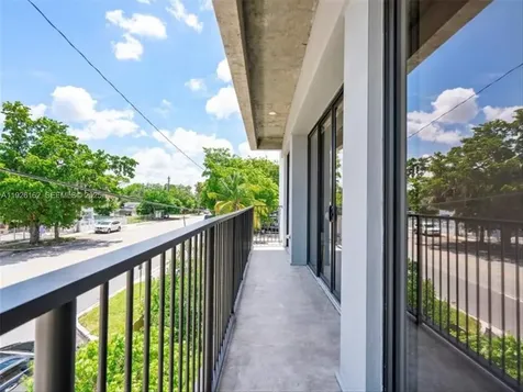 1053 NW 29th Street Miami FL 33127