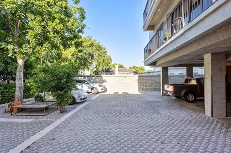 1053 NW 29th Street Miami FL 33127