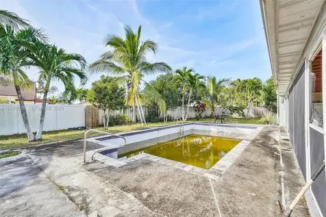 8113 Rose Marie Circle Boynton Beach FL 33472