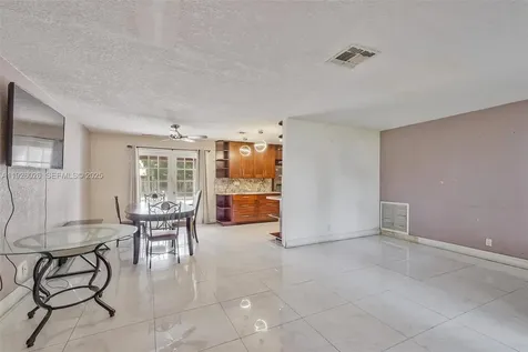 8113 Rose Marie Circle Boynton Beach FL 33472