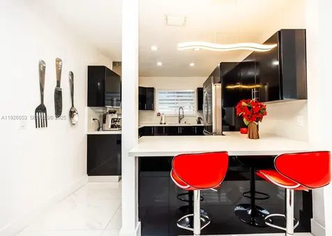 9365 SW 44th Street Miami FL 33165
