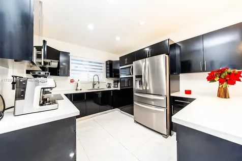 9365 SW 44th Street Miami FL 33165