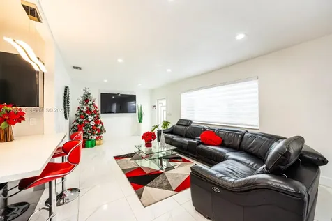 9365 SW 44th Street Miami FL 33165