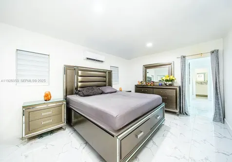 9365 SW 44th Street Miami FL 33165