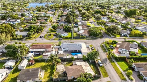 9365 SW 44th Street Miami FL 33165