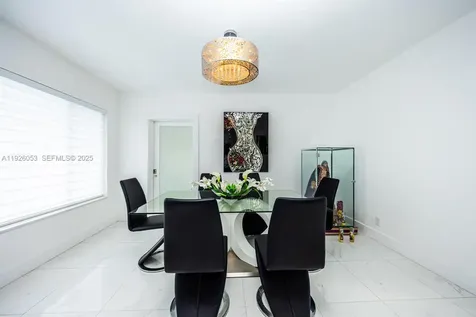 9365 SW 44th Street Miami FL 33165