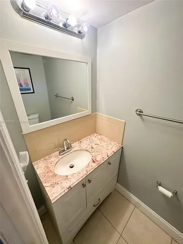 2860 Somerset Drive Lauderdale Lakes FL 33311