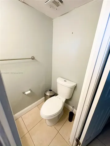 2860 Somerset Drive Lauderdale Lakes FL 33311