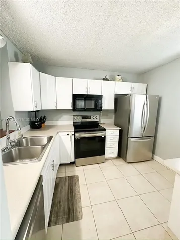 2860 Somerset Drive Lauderdale Lakes FL 33311