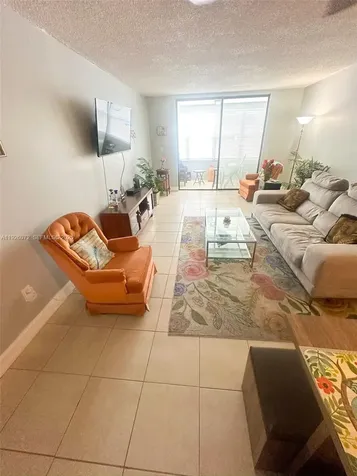 2860 Somerset Drive Lauderdale Lakes FL 33311