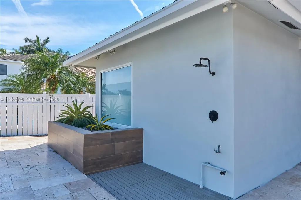 1601 SE 11th Street Fort Lauderdale FL 33316