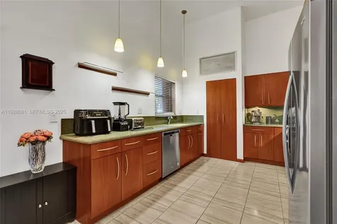 531 Leslie Drive Hallandale Beach FL 33009