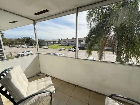 90 Easthampton D West Palm Beach FL 33417