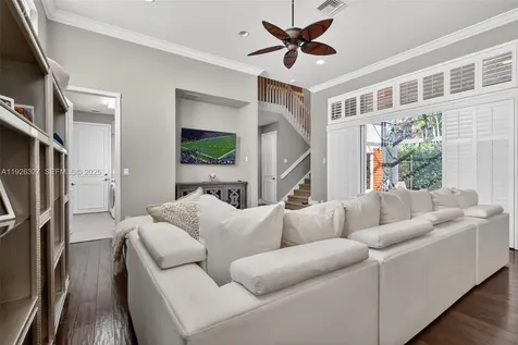 120 Villa Nueva Place Palm Beach Gardens FL 33418