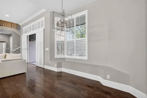 120 Villa Nueva Place Palm Beach Gardens FL 33418