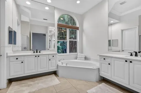 120 Villa Nueva Place Palm Beach Gardens FL 33418