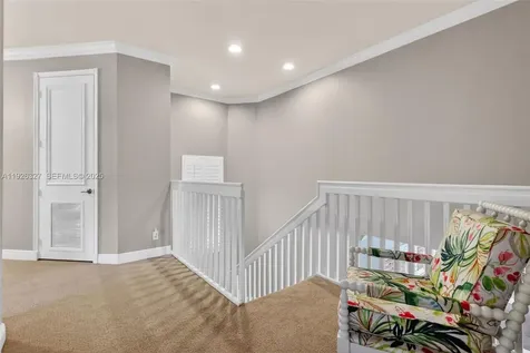 120 Villa Nueva Place Palm Beach Gardens FL 33418