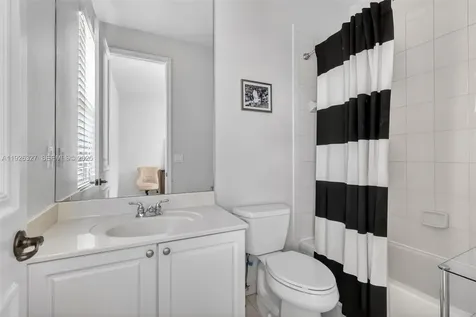 120 Villa Nueva Place Palm Beach Gardens FL 33418