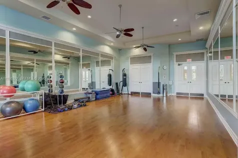 120 Villa Nueva Place Palm Beach Gardens FL 33418