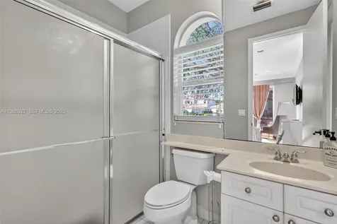 120 Villa Nueva Place Palm Beach Gardens FL 33418