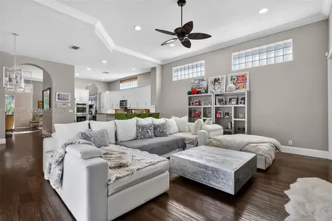 120 Villa Nueva Place Palm Beach Gardens FL 33418