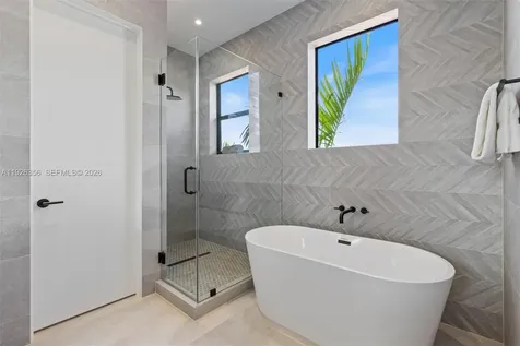 2785 SW 34th Avenue Miami FL 33133