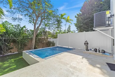 2785 SW 34th Avenue Miami FL 33133
