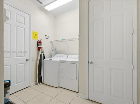 4804 Cayview Avenue Orlando FL 32819