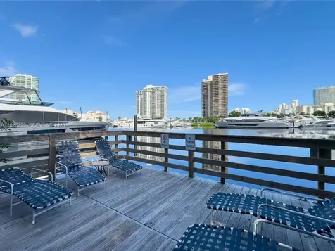 19655 E Country Club Drive Aventura FL 33180