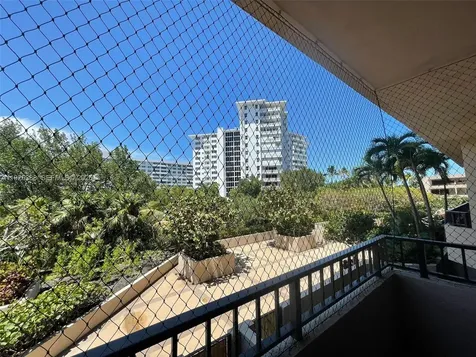 251 Crandon Boulevard Key Biscayne FL 33149