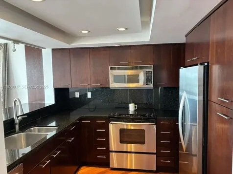 400 S Pointe Drive Miami Beach FL 33139
