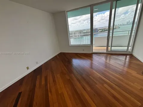 400 S Pointe Drive Miami Beach FL 33139