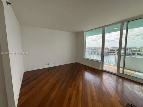 400 S Pointe Drive Miami Beach FL 33139