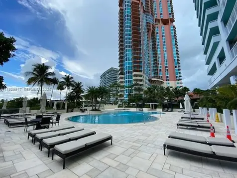 400 S Pointe Drive Miami Beach FL 33139