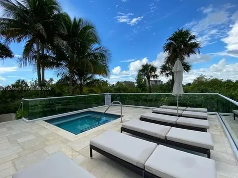 400 S Pointe Drive Miami Beach FL 33139
